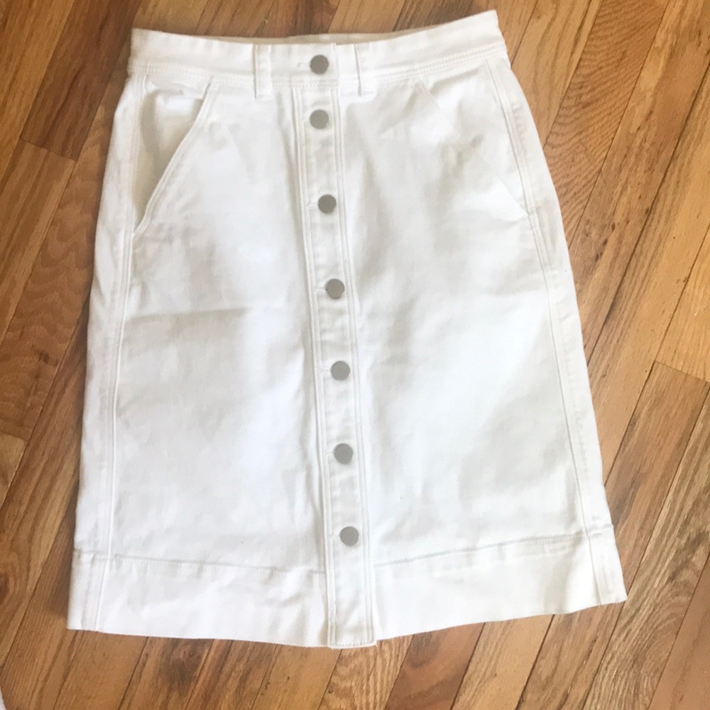 NW Ann Taylor Size 2 white denim button down skirt